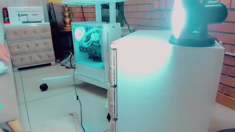 Snapshot of emiilysaenzz chatting on 01-20-25, 03:39 EmillySaenz online show from 01-20-25, 03:39