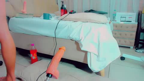 Snapshot of emiilysaenzz chatting on 01-31-25, 10:10 EmillySaenz online show from 01-31-25, 10:10