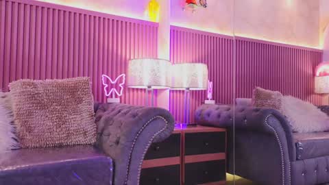 Emily online show from 12-13-24, 01:01