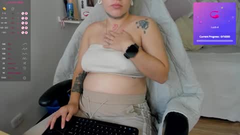 emilayton_ online show from 02-17-26, 06:36