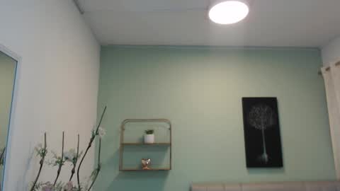 Snapshot of emilee_star chatting on 12-14-24, 01:27 Emilee online show from 12-14-24, 01:27