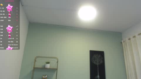 Snapshot of emilee_star chatting on 01-11-25, 01:11 Emilee online show from 01-11-25, 01:11