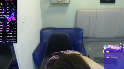 Snapshot of emilee_star chatting on 02-05-25, 01:44 Emilee online show from 02-05-25, 01:44