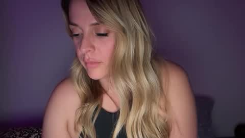 Snapshot of emilelovesyou chatting on 03-30-26, 06:03 emilelovesyou online show from 03-30-26, 06:03