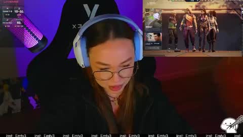 Emili online show from 04-25-26, 01:41