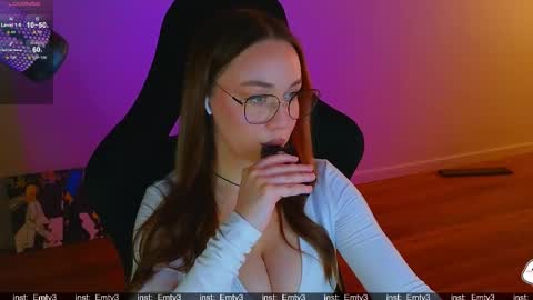 Emili online show from 05-19-26, 07:58