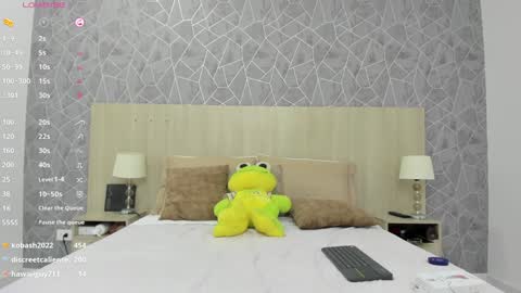 Emili Lenus online show from 01-25-25, 05:30