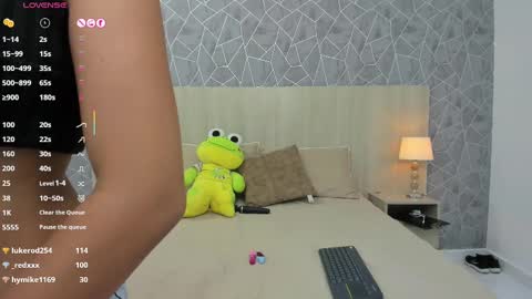 Emili Lenus online show from 03-05-25, 05:39