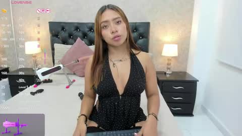 Snapshot of emili_lenus chatting on 05-26-26, 11:50 Emili Lenus online show from 05-26-26, 11:50