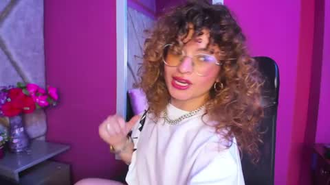 Snapshot of emili_rouse_ chatting on 09-10-25, 09:59 Emy online show from 09-10-25, 09:59