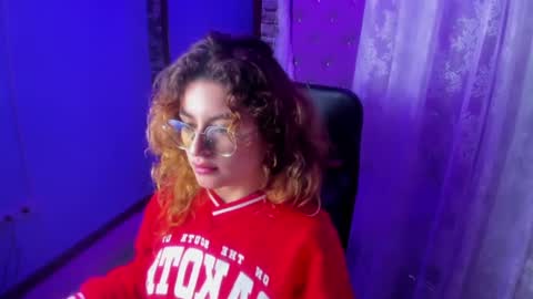 Snapshot of emili_rouse_ chatting on 09-17-25, 12:12 Emy online show from 09-17-25, 12:12