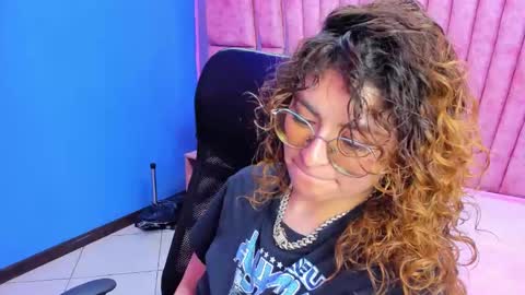 Snapshot of emili_rouse_ chatting on 11-09-25, 05:33 Emy online show from 11-09-25, 05:33