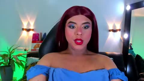 Snapshot of emili_roux chatting on 07-18-26, 11:25 Emili roux online show from 07-18-26, 11:25