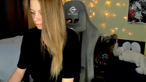 emili_sweet__ online show from 03-09-25, 03:49