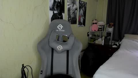 emili_sweet__ online show from 10-21-25, 09:54