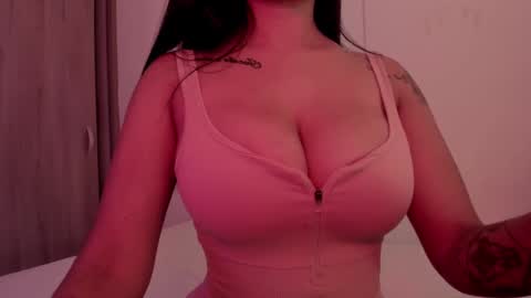 Emilia Big Boobs online show from 01-06-25, 04:34