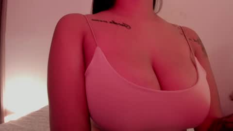 Emilia Big Boobs online show from 01-13-25, 12:41