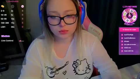 Snapshot of emiliaaah chatting on 02-25-26, 09:13 emiliaaah online show from 02-25-26, 09:13