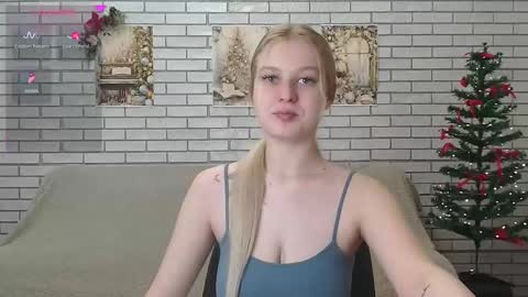 Snapshot of emiliaduchess chatting on 01-07-25, 06:59 Amili online show from 01-07-25, 06:59