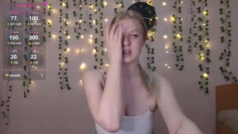 Snapshot of emiliaduchess chatting on 03-06-25, 04:28 Amili online show from 03-06-25, 04:28