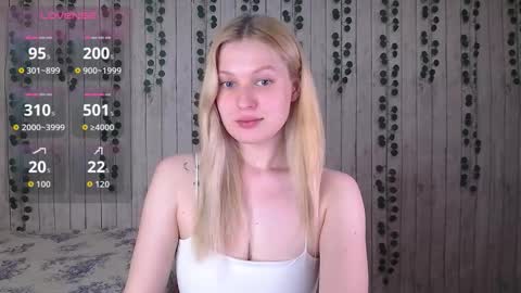 Snapshot of emiliaduchess chatting on 11-22-25, 02:38 Amili online show from 11-22-25, 02:38