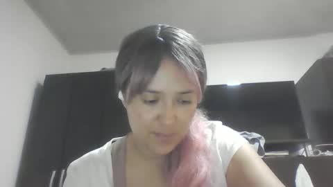 Snapshot of emiliahoney chatting on 12-20-25, 01:51 emiliahoney online show from 12-20-25, 01:51