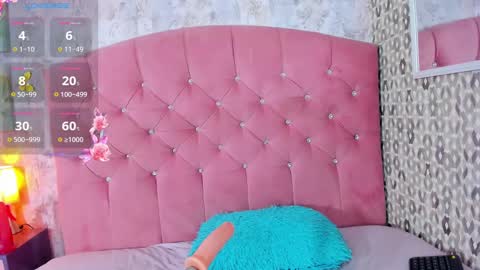 Snapshot of emilie_james chatting on 12-22-24, 06:26 Emilie James online show from 12-22-24, 06:26