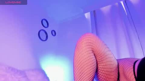 Snapshot of emilie_james chatting on 09-30-25, 04:56 Emilie James online show from 09-30-25, 04:56