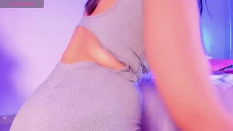 Snapshot of emilie_james chatting on 10-12-25, 03:22 Emilie James online show from 10-12-25, 03:22