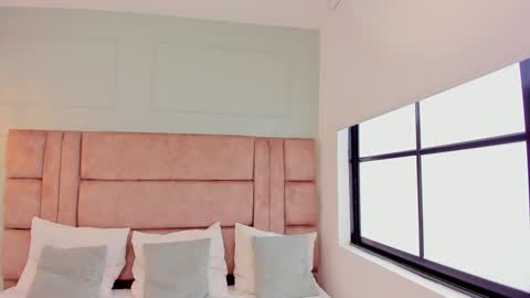 Emillie online show from 12-25-24, 12:15