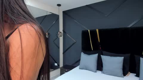 Emillie online show from 12-26-24, 05:19