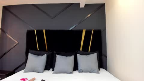 Emillie online show from 01-14-25, 05:23