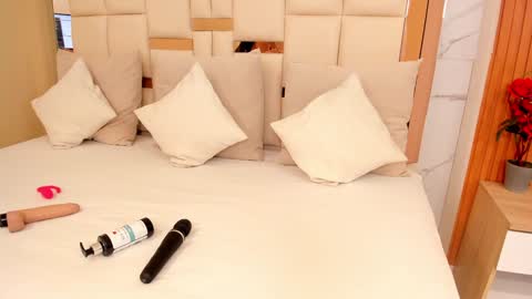 Emillie online show from 02-08-25, 12:39