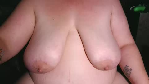 Snapshot of emiliefoxx chatting on 04-27-26, 04:10 emilie foxx online show from 04-27-26, 04:10