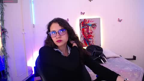 Emili Russo online show from 10-15-25, 07:47