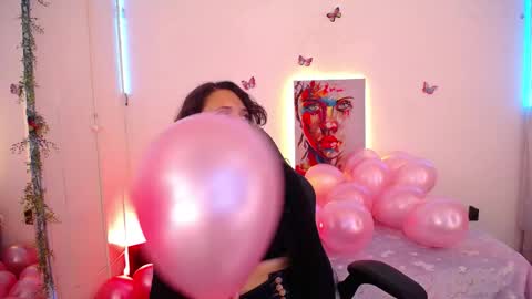 Emili Russo online show from 10-17-25, 08:00