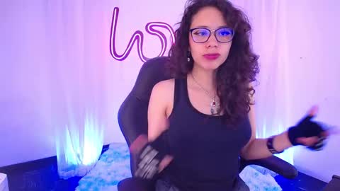 Emili Russo online show from 11-11-25, 07:47