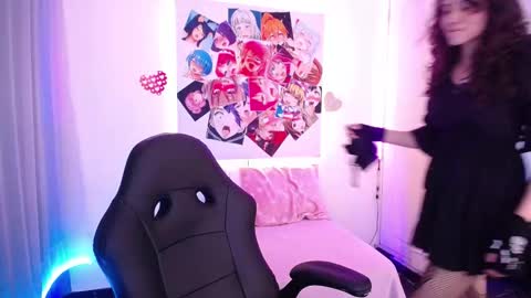 Emili Russo online show from 11-27-25, 08:22