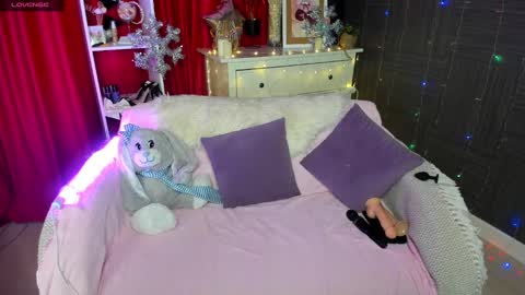 Snapshot of emiliyaqueen chatting on 12-07-24, 04:42 Emiliya online show from 12-07-24, 04:42