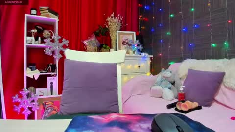 Snapshot of emiliyaqueen chatting on 12-08-24, 08:20 Emiliya online show from 12-08-24, 08:20