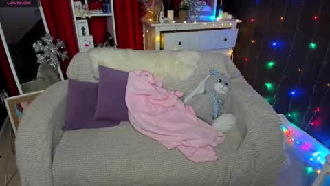 Snapshot of emiliyaqueen chatting on 01-07-25, 01:17 Emiliya online show from 01-07-25, 01:17