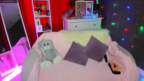 Snapshot of emiliyaqueen chatting on 01-14-25, 04:25 Emiliya online show from 01-14-25, 04:25