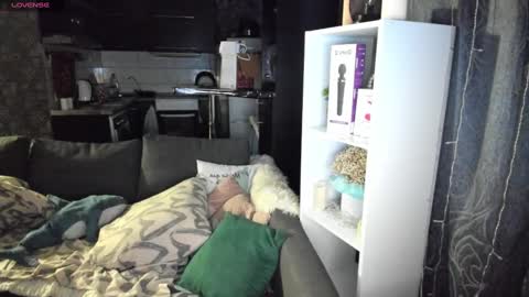 Snapshot of emiliyaqueen chatting on 02-02-25, 02:06 Emiliya online show from 02-02-25, 02:06