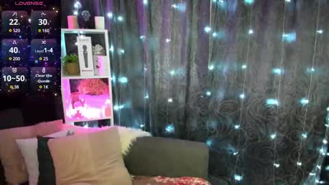 Snapshot of emiliyaqueen chatting on 02-10-25, 02:08 Emiliya online show from 02-10-25, 02:08