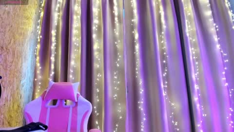 Snapshot of emiliyaqueen chatting on 02-22-25, 02:17 Emiliya online show from 02-22-25, 02:17