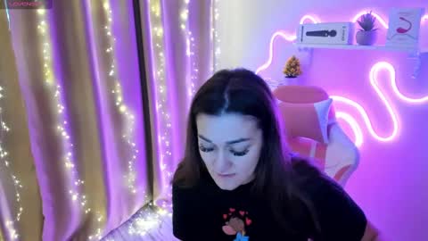 Snapshot of emiliyaqueen chatting on 02-24-25, 01:57 Emiliya online show from 02-24-25, 01:57