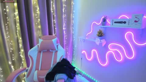 Snapshot of emiliyaqueen chatting on 03-09-25, 02:07 Emiliya online show from 03-09-25, 02:07