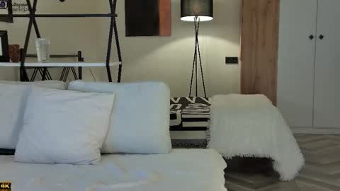 Emiljanna online show from 10-30-25, 02:46