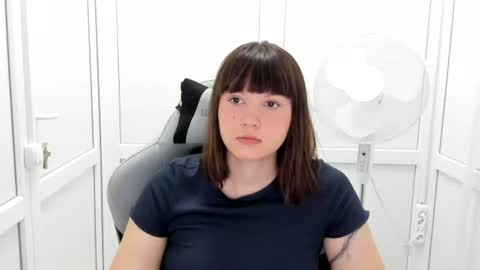 Snapshot of emilli_moon chatting on 07-06-26, 05:59 Emmi online show from 07-06-26, 05:59