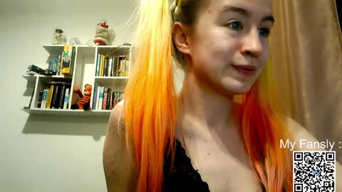 Snapshot of emilly_20 chatting on 05-11-26, 08:50 Emily online show from 05-11-26, 08:50